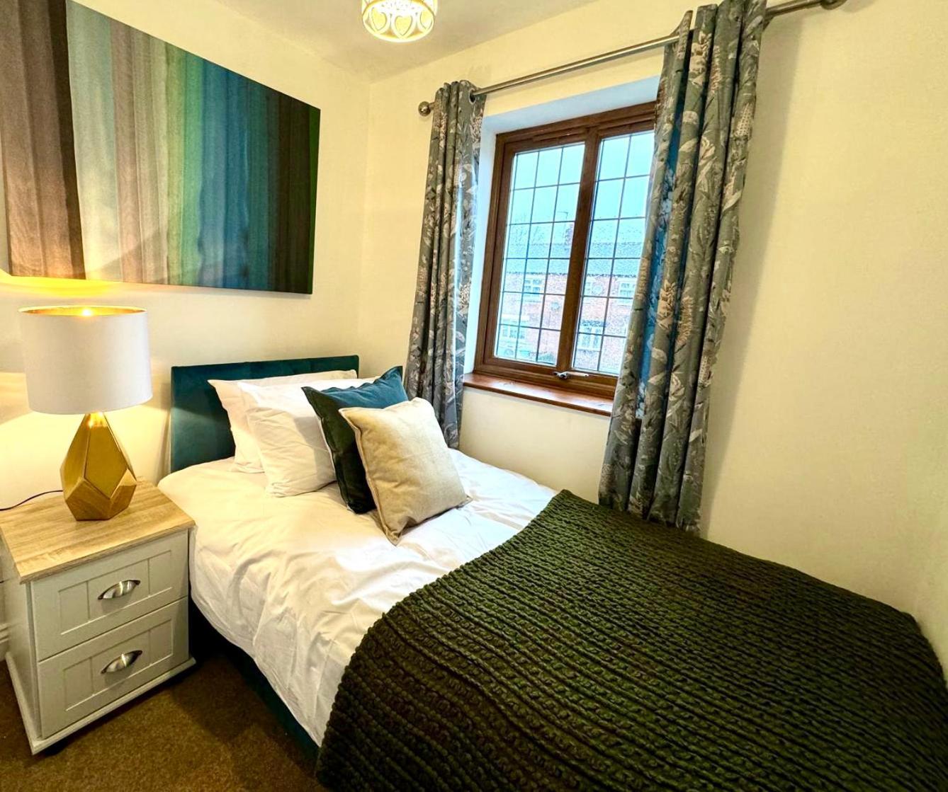 3Br House Ossett-Wakefield, Free Parking 3 Cars Wi Fi Long Stays Zewnętrze zdjęcie