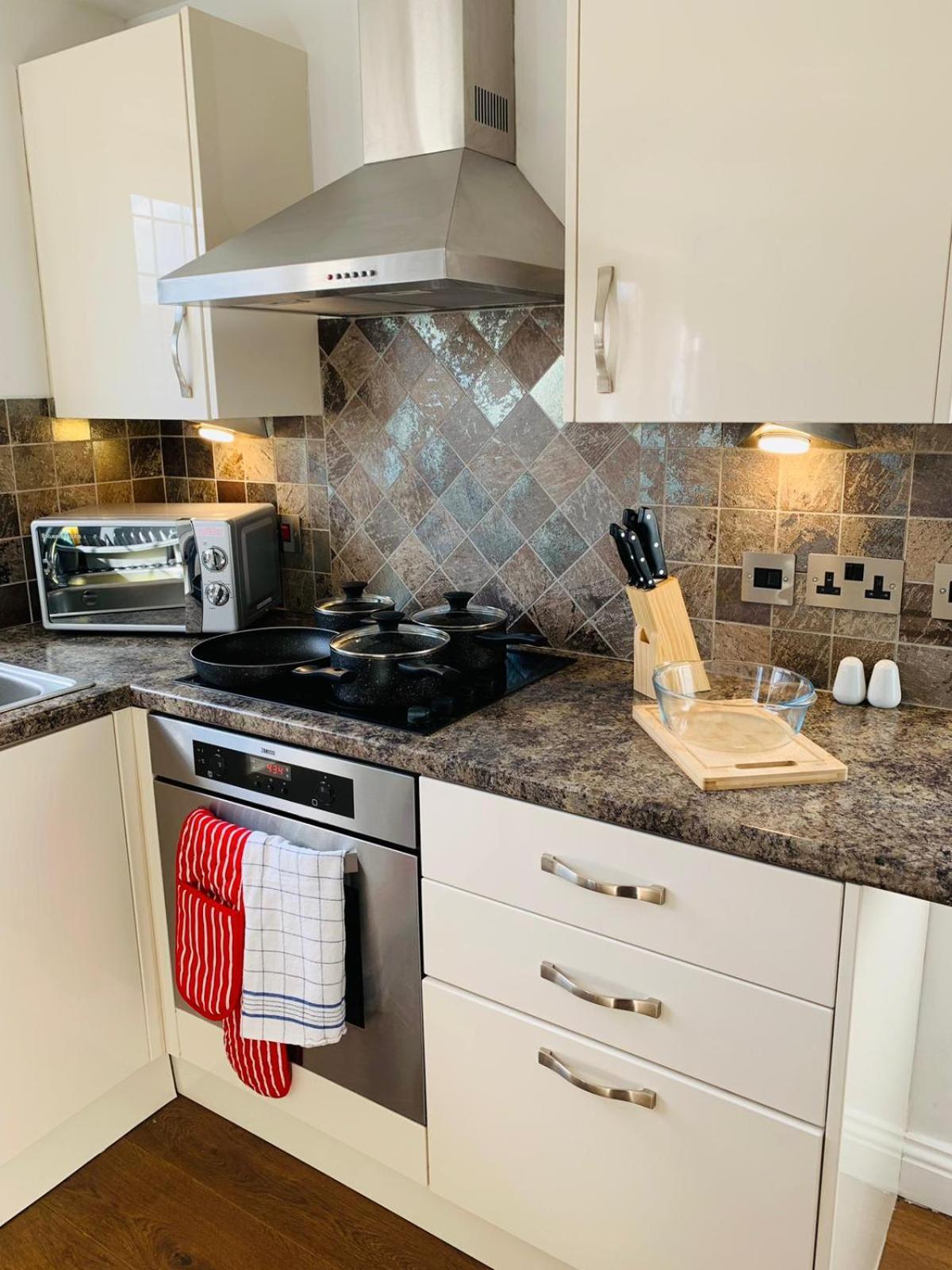 3Br House Ossett-Wakefield, Free Parking 3 Cars Wi Fi Long Stays Zewnętrze zdjęcie